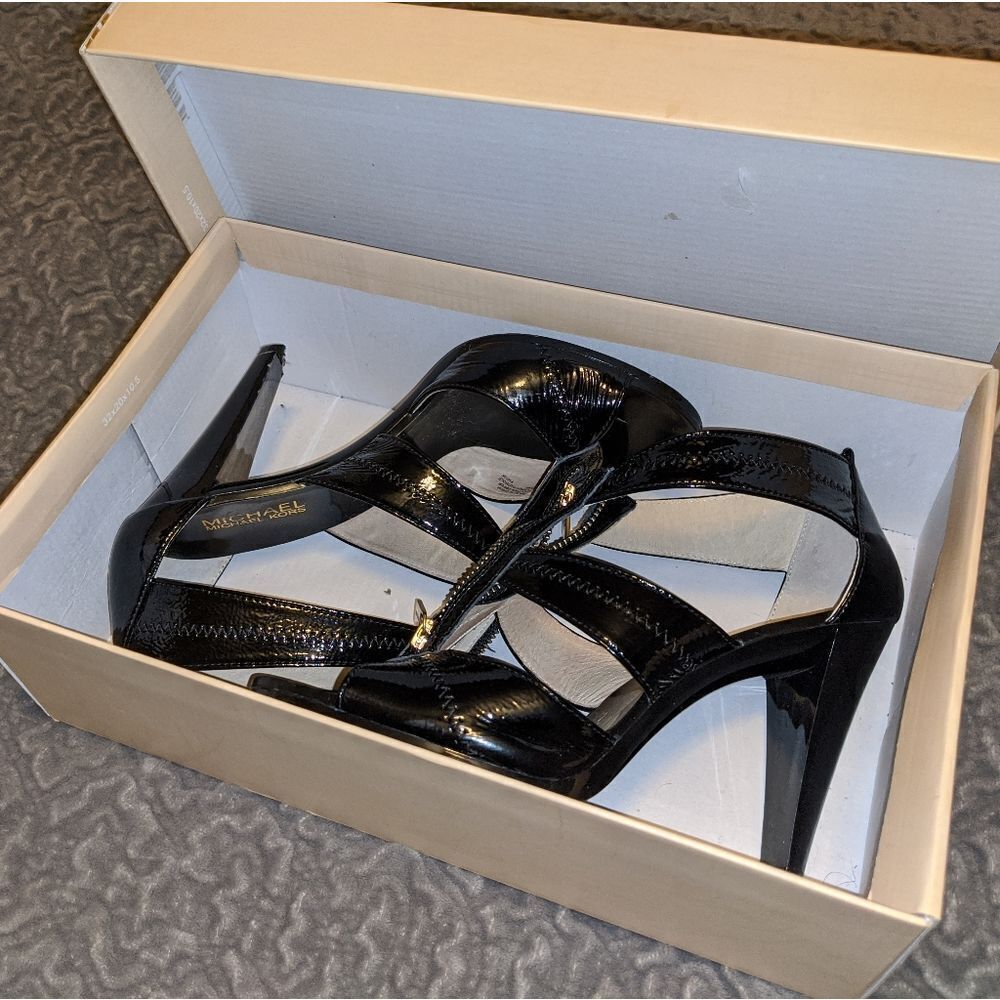 Michael Kors Berkeley heels - Picture 2 of 6